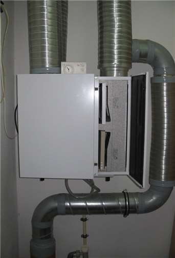 Lüftungsgerät mit zusätzlicher Wärmerückgewinnung. VZ RLP/Bernhard Andre