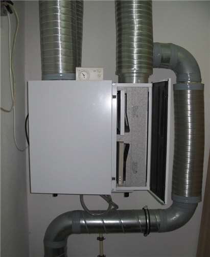 Lüftungsgerät mit zusätzlicher WärmerückgewinnungFoto: VZ RLP/Bernhard Andre