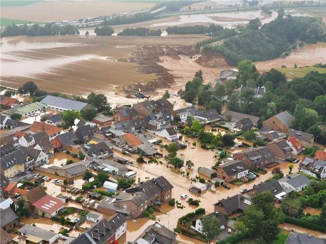 Nach der Flut: Rund 900.000 Euro für den Wiederaufbau im Rhein-Sieg-Kreis Luftaufnahmen von Heimerzheim nach der Flut 2021. Foto: Bundespolizei-Fliegergruppe