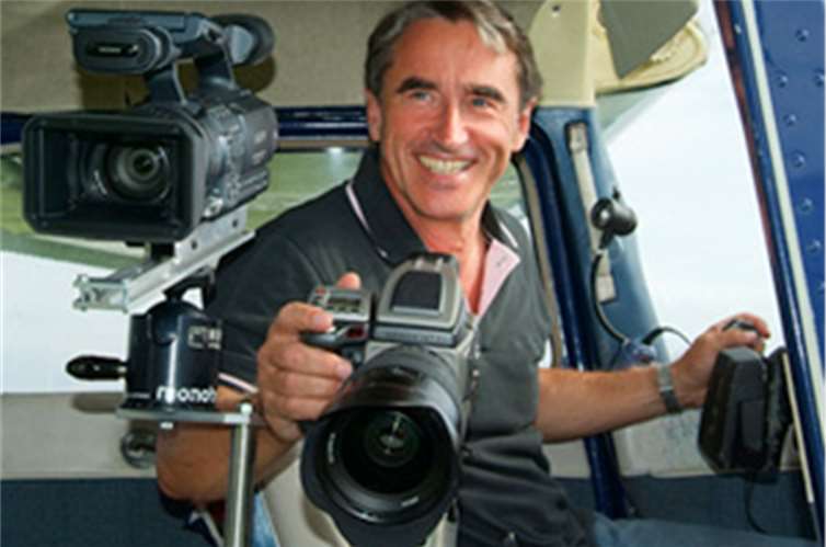 Luftbildfotograf Gerhard Launer live im Löhr-Center. Fotos: G. Launer