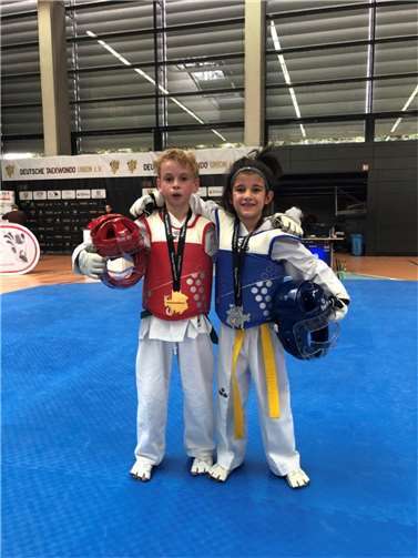 Luis Krüger (links) nach seinem Finalsieg. Foto: privat