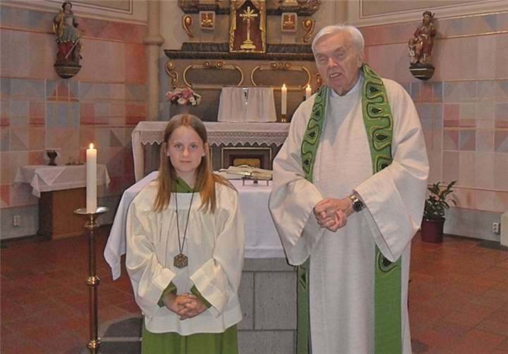 Luisa Hellinger mit Monsignore Pastor Schrupp. privat