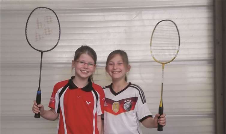 Luisa Kopp und Paula Thür waren beide erfolgreich beim Badminton-Mini-Cup in Trier. privat