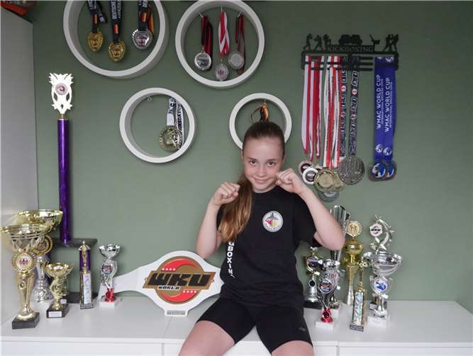 Junge Grafschafterin tritt bei der Kickbox-WM an Luisa Riehl freut sich auf eine unvergessliche Zeit in Griechenland. Foto:privat