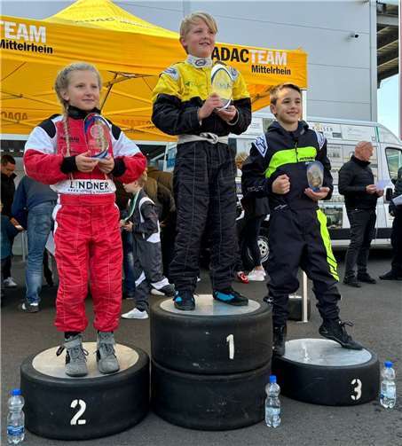Luise Schwarz (l.) landete auf einem verdienten zweiten Platz.