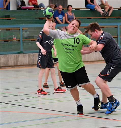 Luka Grotzke am Kreis.Foto: Anke Bous/TuS Mendig