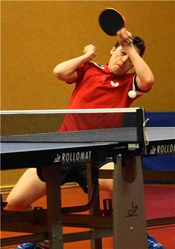 Lukas Kalt schlägt die Nr.1 der Gäste mit 3:0.  Foto: Michael Schreiber