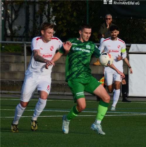 Lukas Müller zeigte im zentralen Mittelfeld einne starke Leistung, bis er sich in der Schlussphase eine heftige Platzwunde am Kopf zuzog.