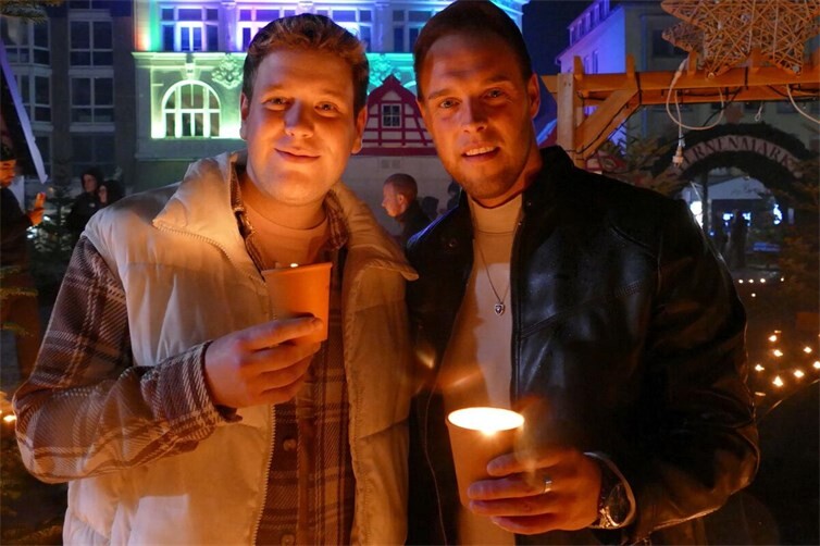 Lukas Otte und Daniel Ferber vollenden seit Jahren musikalisch die besondere Stimmung auf dem Josef-Görres-Platz.