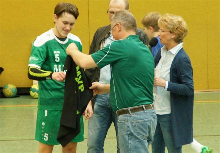 Lukas Schwolow freute sich über den erneuten MVP-Titel.