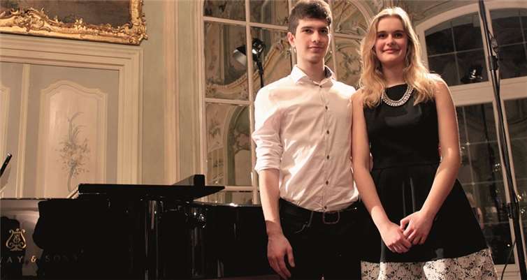 Lukas Stein und Elisa Birkenheier ließen ihr Können auch im ehrwürdigen Diana Saal von Schloss Engers aufblitzen.privat