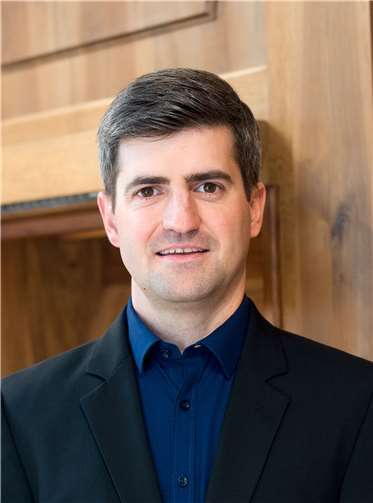 Lukas Stollhof wird Werke an der Orgel präsentieren.