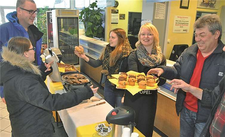 Lukullische Köstlichkeiten gabs bei Sürth beim „Angrillen“ en masse.