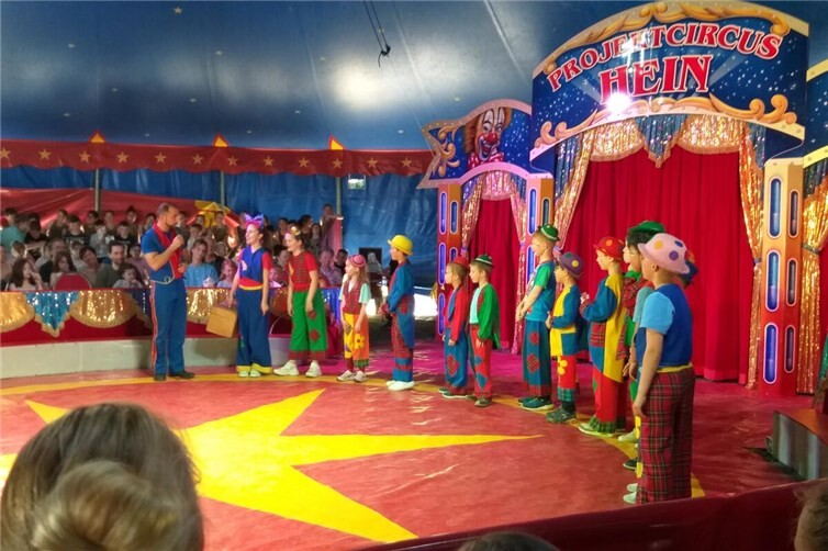 Lustiger Auftritt der Clowns