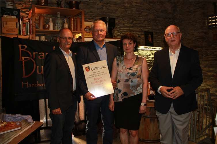 Lutz Zaun (Ortsbürgermeister Nievern), Jürgen Jachtenfuchs, mit Lebensgefährtin Angela Gönemann, Franz Lehmler (Ehrenbürger und ehemaliger Bürgermeister von Nievern).