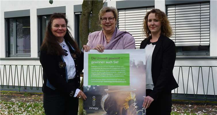 Lydia Bauer (v. l.), Petra Kalkbrenner und Sandra Brüssel. Foto: Gemeinde Swisttal
