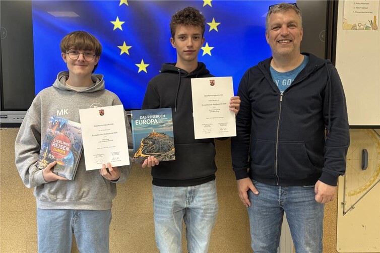 M. Krug, J. Schmitt, M. Walo (Schulleiter).