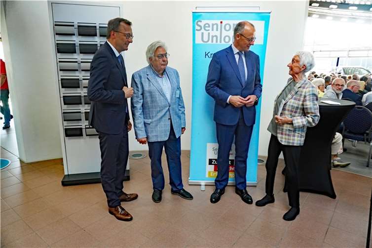 MDB Josef Oster, Wolfgang Brennig - Mitglied der Senioren-Union, Monika Artz - Vorsitzende der CDU Senioren-Union und der Bundesvorsitzende der CDU Deurtschlands Friedrich Merz. Foto: Rüdiger Brennig