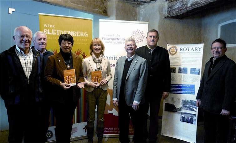 Machen sich gemeinsam für das Werk Bleidenberg stark: Bürgermeisterin Marie-Theres Hammes-Rosenstein (Mitte) und die Förderer des Projekts. BSB