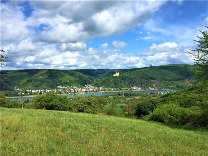 Macht jeden Wanderausflug zum Erlebnis. Atemberaubende Aussichten und idyllische Seitentäler des Panoramawegs des VVV Brey im Welterbe Oberes Mittelrheintal.  Foto: VVV Brey