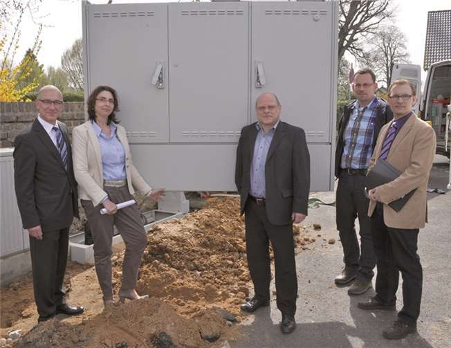 Machten sich ein Bild vor Ort in Ersdorf: (v.l.n.r.) Bürgermeister Bert Spilles, Anja Oppermann, Gerd Wolter, Thomas Limbach und Dirk Schwindenhammer.Stadt Meckenheim