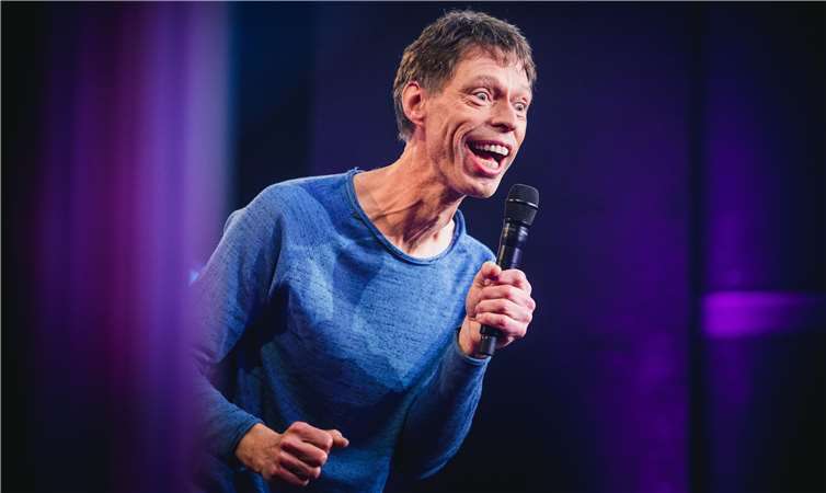 Maddin Schneider wünscht einen „Schöne Sonndaach“.Foto: Patrick Reymann