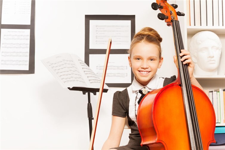 Mädchen mit Cello