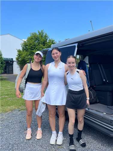 Mädels U18 : Helene, Viktoria und Lena.