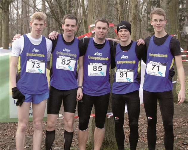 Männer Mittelstrecke und männliche U18, v.l. Thomas Reuter, Thorsten Meyer, Simon Jahr, Lennert Kolberg und Laurenz Schütz. Privat
