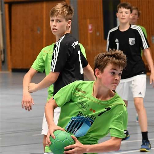 Männliche C2-Jugend: Jesper Schlich am Ball