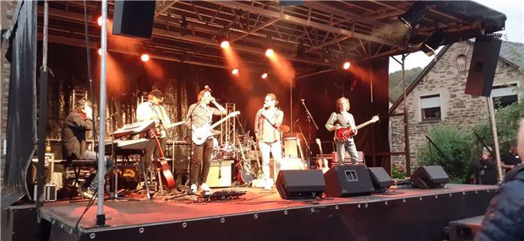 „Maffay pur“ auf der Bühne. Foto: Lehmensart/Maria Ording-Schröer