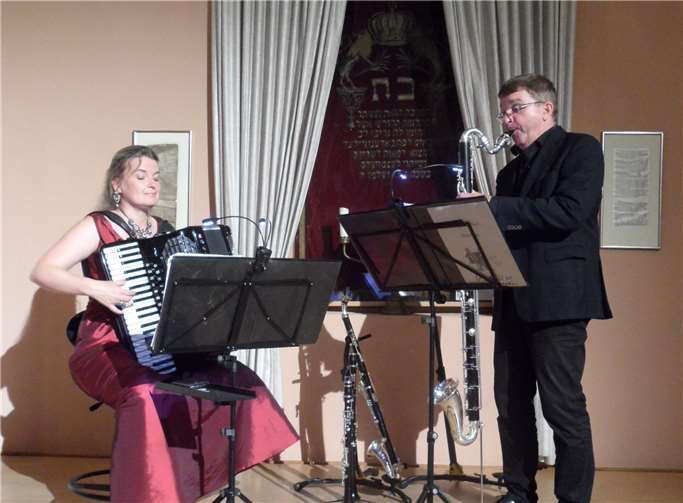 Maike Salzmann und Ulrich Lehna überzeugten an ihren Instrumenten. Foto: -IT-