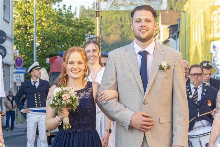 Maikönigin Leonie Carmona und Maikönig Nick König