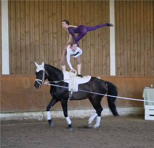 Maja Assenmacher und Maria Hof starten bei der Deutschen Jugendmeisterschaft 2024 in Sachsen-Anhalt.  Foto: RV Kurtscheid/Julia Jäger
