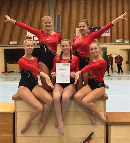 Maja Walter (Mitte) und ihre Mannschaftskameradinnen.privat