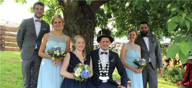 Majestätenpaar Bastian Lindlohr und Verena Braun mit denEhrenpaaren Lea Keller und Jasper Adenauer sowie Hannah Rechmann und René Arias. Fotos: DL