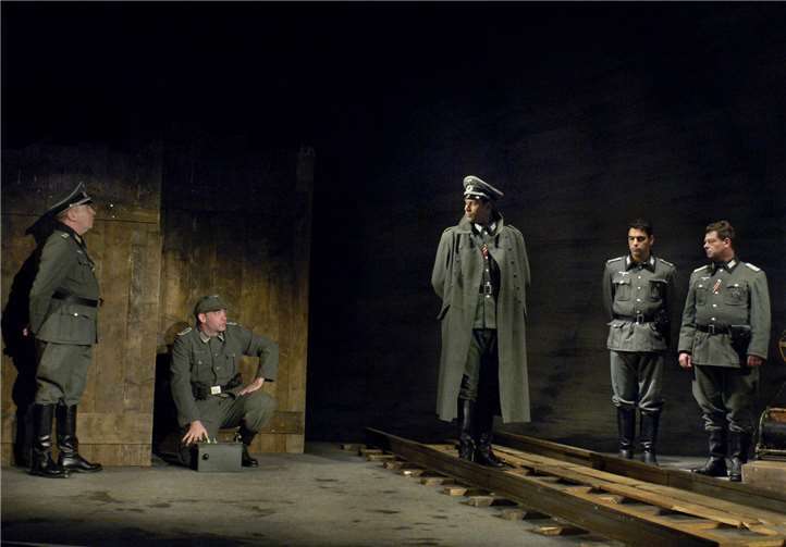 Major Scheller übernimmt das Brückenkommandoad Erpelle