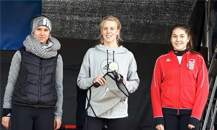 Majtie Kolberg (Mitte) bei der Siegerehrung. Privat