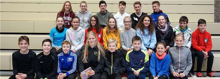 Majtie Kolberg inmitten der Schar von Nachwuchsläufern. privat