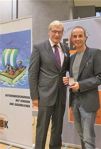 Malte Blümke, Erster Vereinsvorsitzender und Stefan Gemmel (v.l.). privat