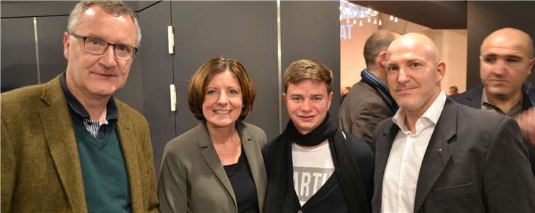Malu Dreyer begrüßte am Rande der Parteiratsitzung in Mainz einen Teil der Vallendarer Sozialdemokraten (v.l.n.r.) mit Bernd Schemmer, Julian Muth und Peter Wahlers. privat