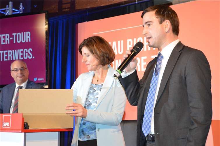 Malu Dreyer warb für sich als Ministerpräsidentin und Marcel Hürter als Landtagsabgeordneten. AB