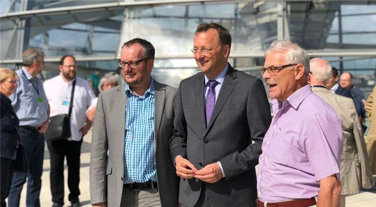 Manfred Frickel, Josef Oster und Frank Weiland (v.r.); im Hintergrund die Reichstagskuppel.  CDU Rhens