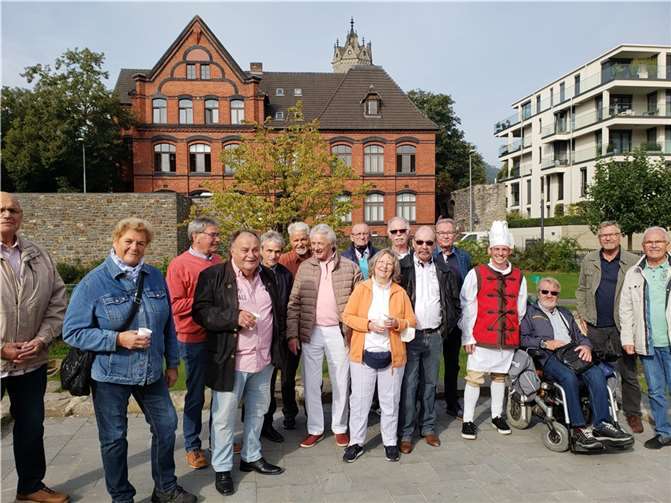Manfred Heuchemer, Helga van der Vee, Karl Heinz Wahl, Werner Schlaus, Horst Aretz, Peter Kossmann, Günter Breuer, Joba Bräuer, Elfi Louis, Günter Arenz, Manfred Neuss, Helmut Kolligs, Bäckerjung Fränzje ( Michael Steil), Klaus Zapei, Werner Weidmann, Hans - Werner Bartz.Foto: privat