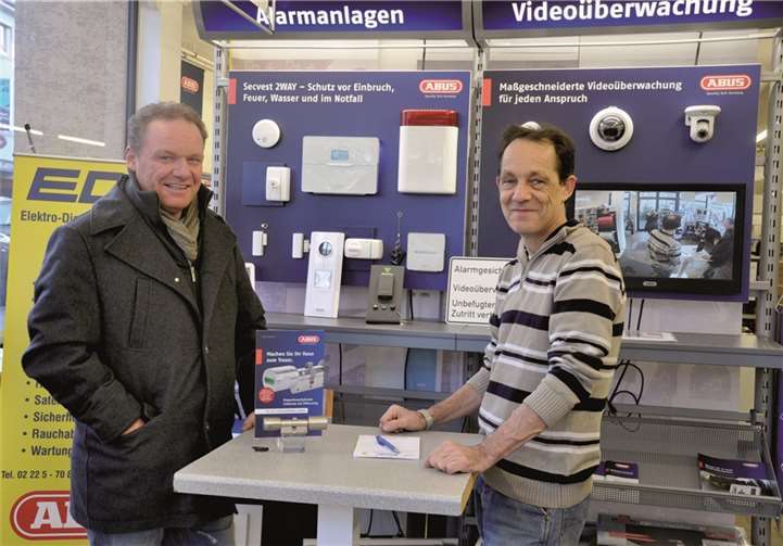 Manfred Kossmann (links) und Bernhard Bölter von der Firma Bölter „Schlüssel und mehr“ arbeiten zum Wohle der Kunden zusammen.