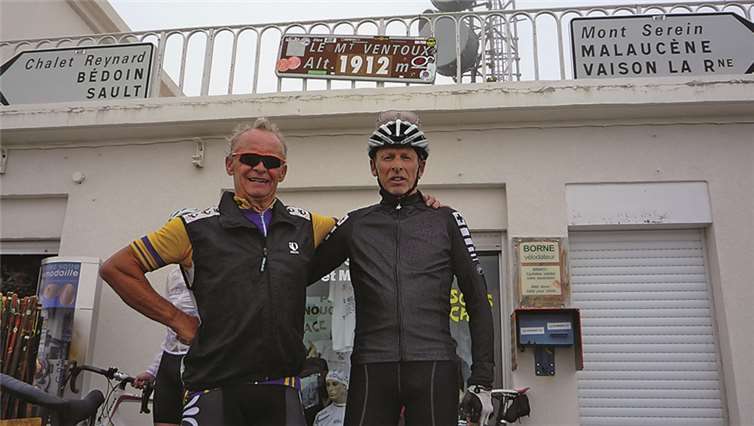 Manfred Laux und Betreuer Lothar Meinert am Mont Ventoux.privat