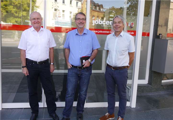 Manfred Plag (links) und Frank Potthast (rechts) begrüßten den Landtagsabgeordneten Sven Lefkowitz im Jobcenter Neuwied.Foto: privat