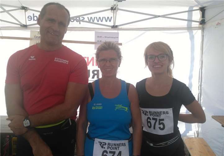 Manfred und Francine Neumann sowie Sina Marzilius beim Nettetal-Volkslauf in Ochtendung.privat