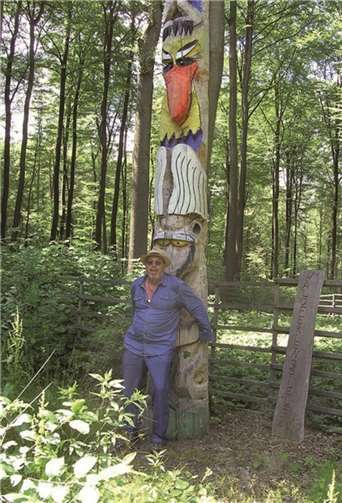 Manni am Totempfahl.