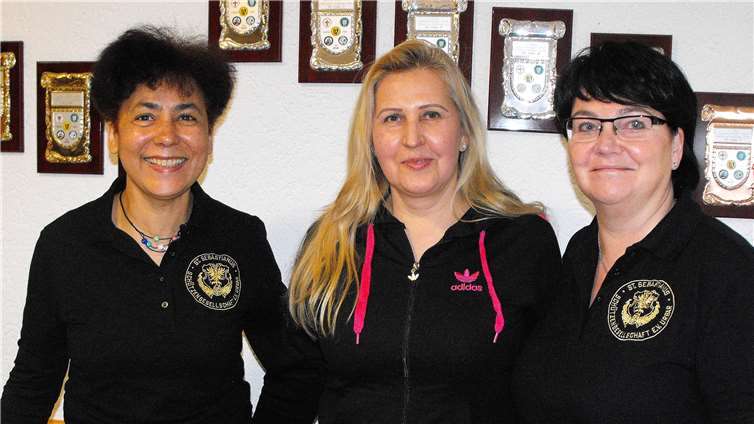 Mannschaft KK Gewehr 100 Meter Auflage Damen II, v.l.: Beate Zastrow, Birute Kochems, Bea Grezla, es fehlt Ulrike Meseberg-Kremser. Kreismeister Mannschaft, Kreismeister Birute Kochems sowie Kreismeister Bea Grezla. privat